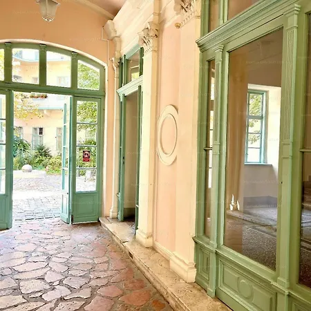 Cozy & Downtown Lägenhet *