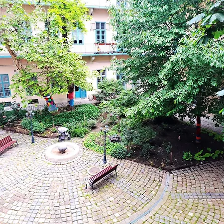 Lägenhet Cozy & Downtown